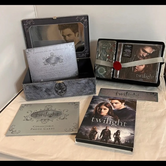 Limited Edition Twilight Gift Set - Picture 1 of 4